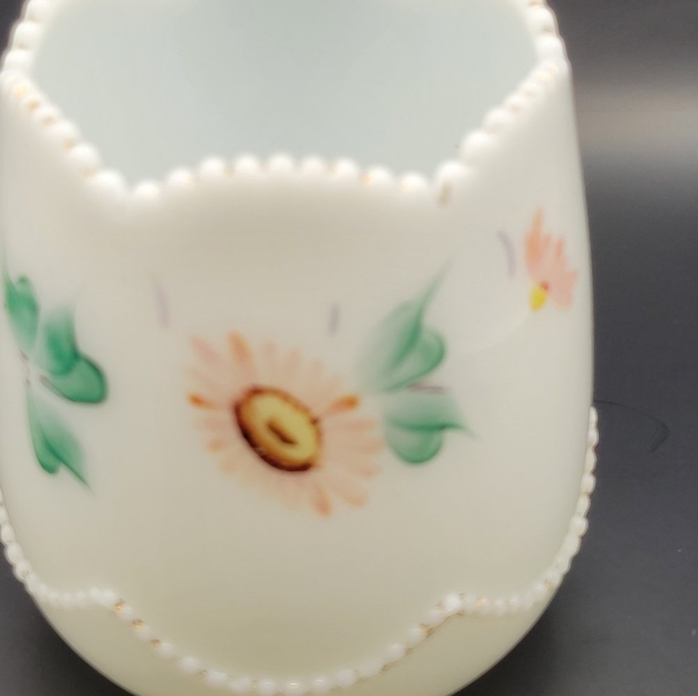 Heisey Beaded Drape Milk Glass Early American Decorative Glass. Set of 2. - Picture 5 of 16